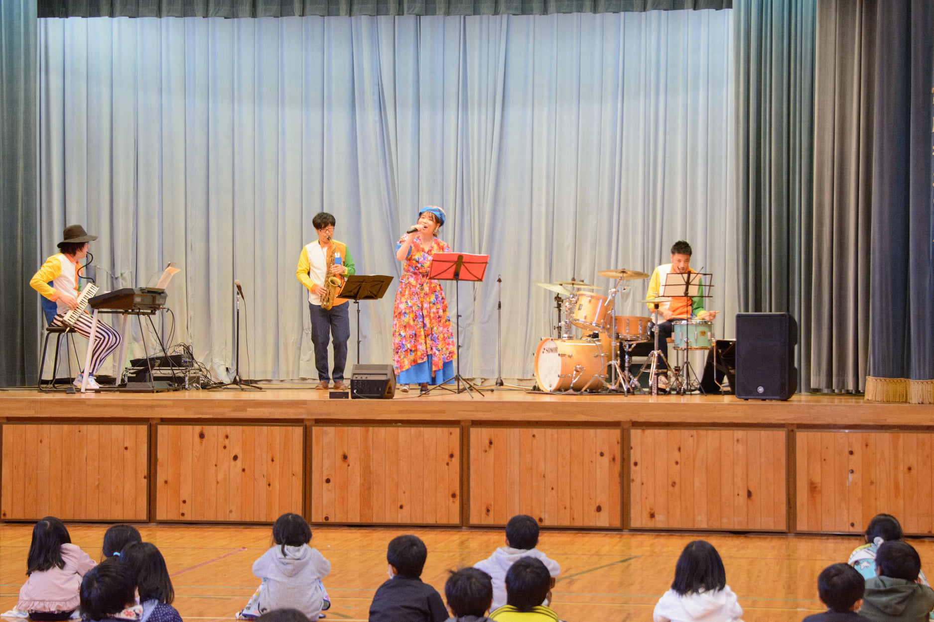 三重県の小学校で芸術鑑賞会